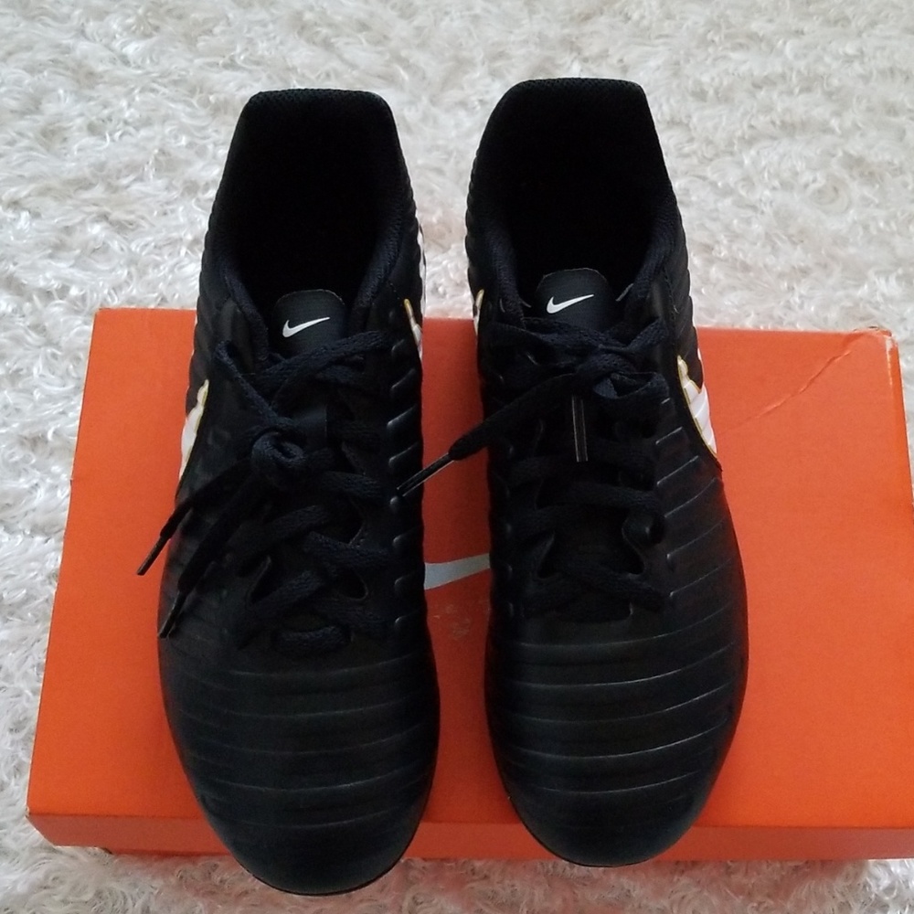 NWT Nike Soccer Cleats - Picture 4 of 7